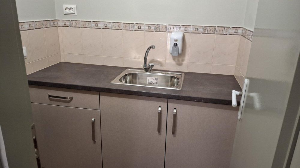 Дава се под наем Офис в Пловдив, Център - 30 кв.м за 350 € - Снимка #1