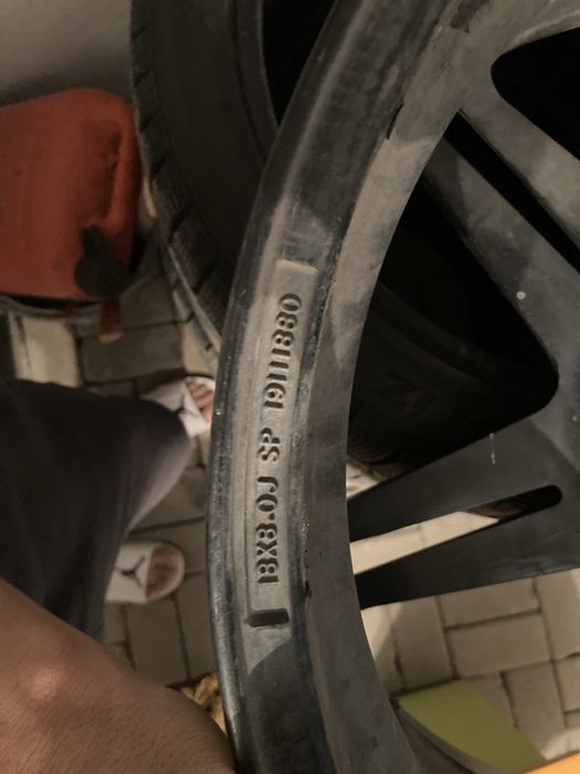 Продается комплект Диски Vossen R18