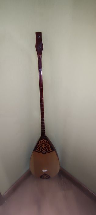 Продам домбру в отличном состоянии