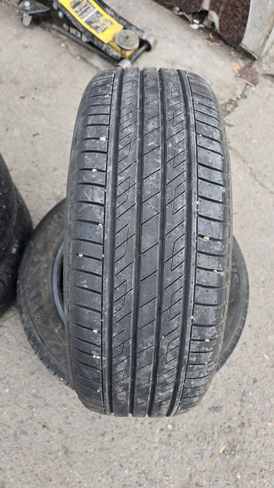 225/55/R18 kumho