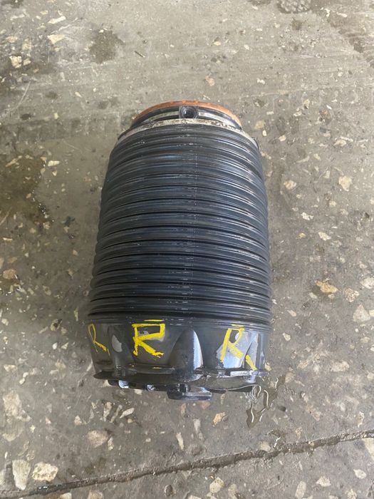 Продам пневмобаллоны на Kia Quoris/Equus