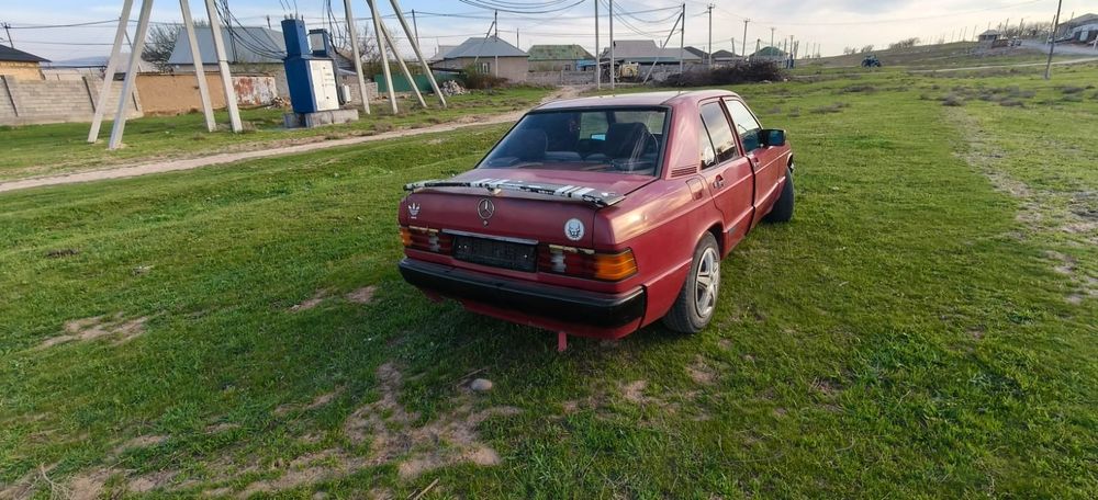Продам мерс 190е