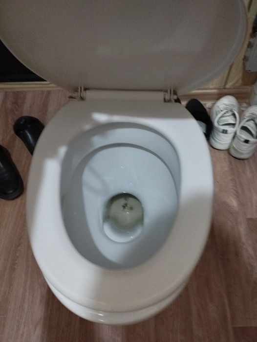 Продам Б/у унитаз