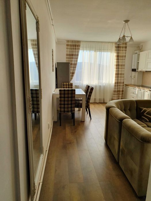 Dau spre inchiriere apartament  in partea de sus a orasului