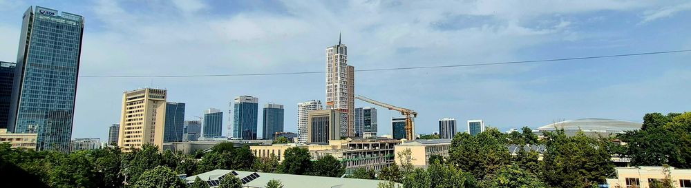 Аренда. Сдаётся  своя 2х комн.квартира на Дружбе народов