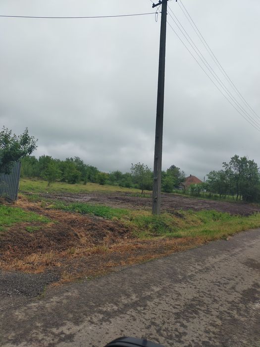 Vând teren intravilan