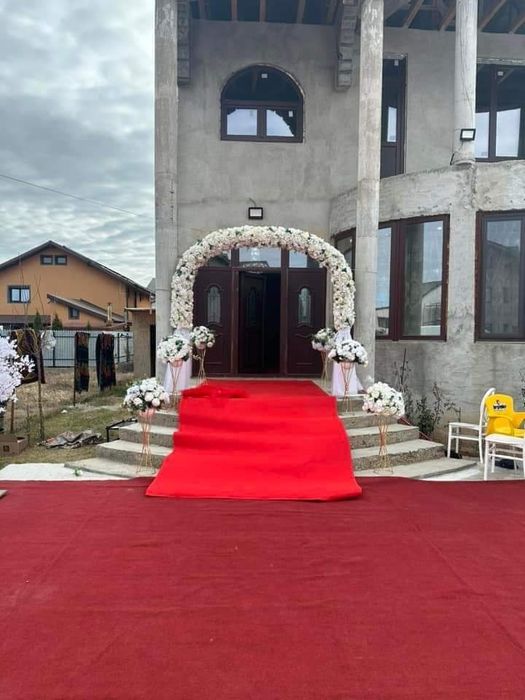 Corturi de închiriat