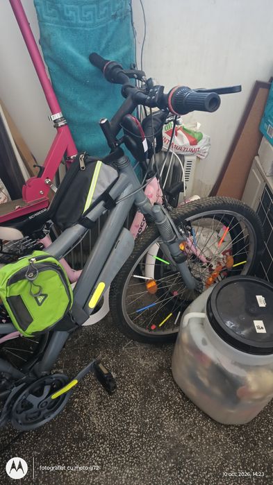 Vând bicicleta cu suspensii la 350 de lei