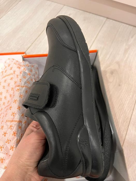 Новые туфли кроссовки Biomecanics