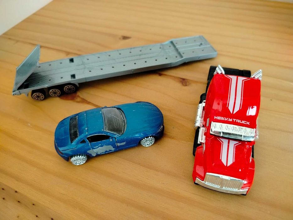 Лот детски играчки- автовоз, багер, строител и мотор