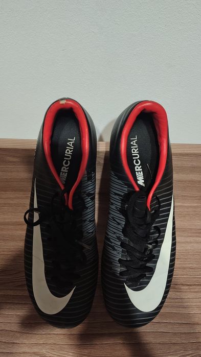 140 lei. Ghete de fotbal pt gazon natural