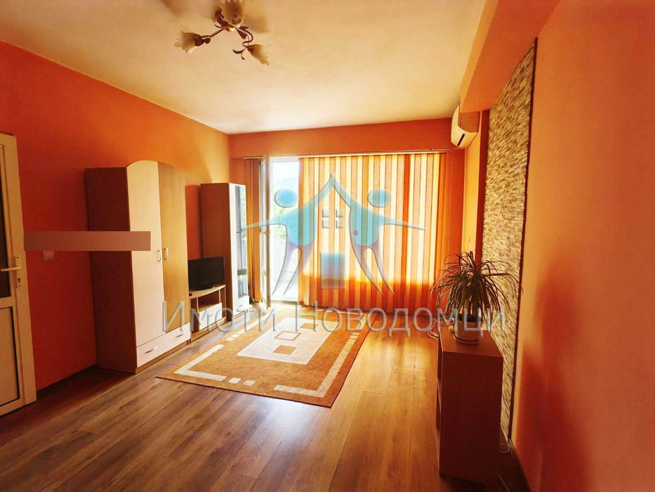 Продава се Двустаен апартамент в Шумен, Пазара - 60 кв.м за 1700 €/кв.м - Снимка #1