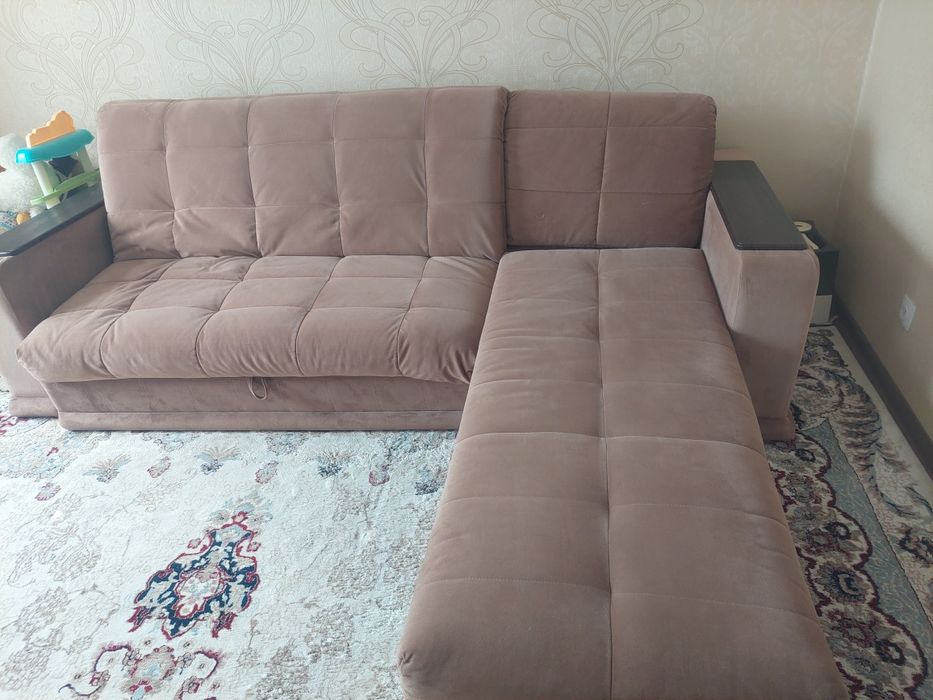 Продам диван угловой