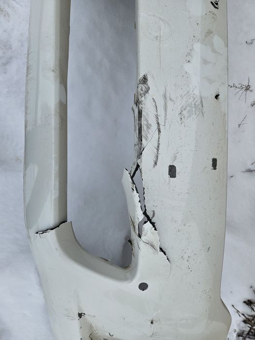 Бампер передний Toyota Venza 2014 под ремонт