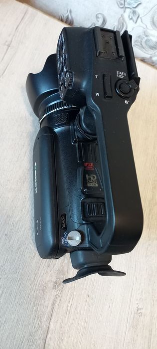 Видеокамера Canon xa10 сотилади