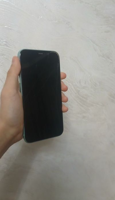 Продам IPhone 11