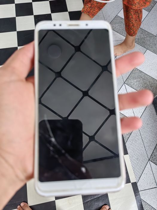 Redmi 5 plus hamma joyi ishlaydi edial
