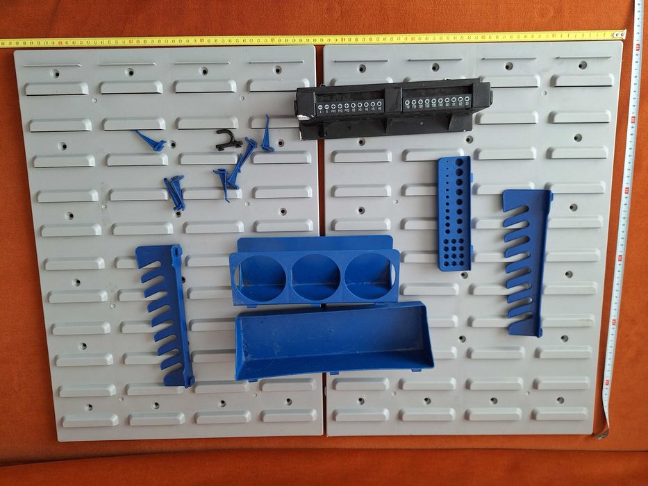 Organizator pentru atelier, montare pe perete