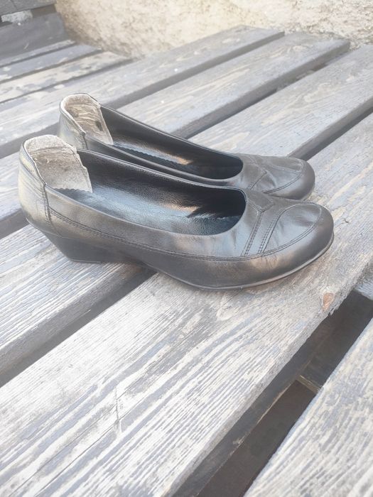 продам женскую обувь 40-41р