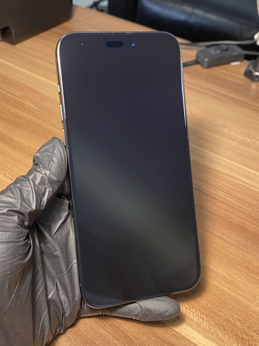 iPhone 15 Pro Max • 256 GB • Black Titanium