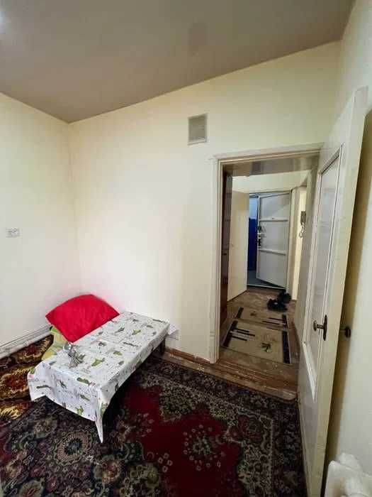 СРОЧНО !! Продается квартира в Яшнабаде 1/5/9 ( 42 кв/м ) Авиасозлар 1