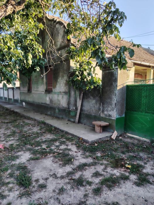 Teren 1000 mp + Casa in Pădureni