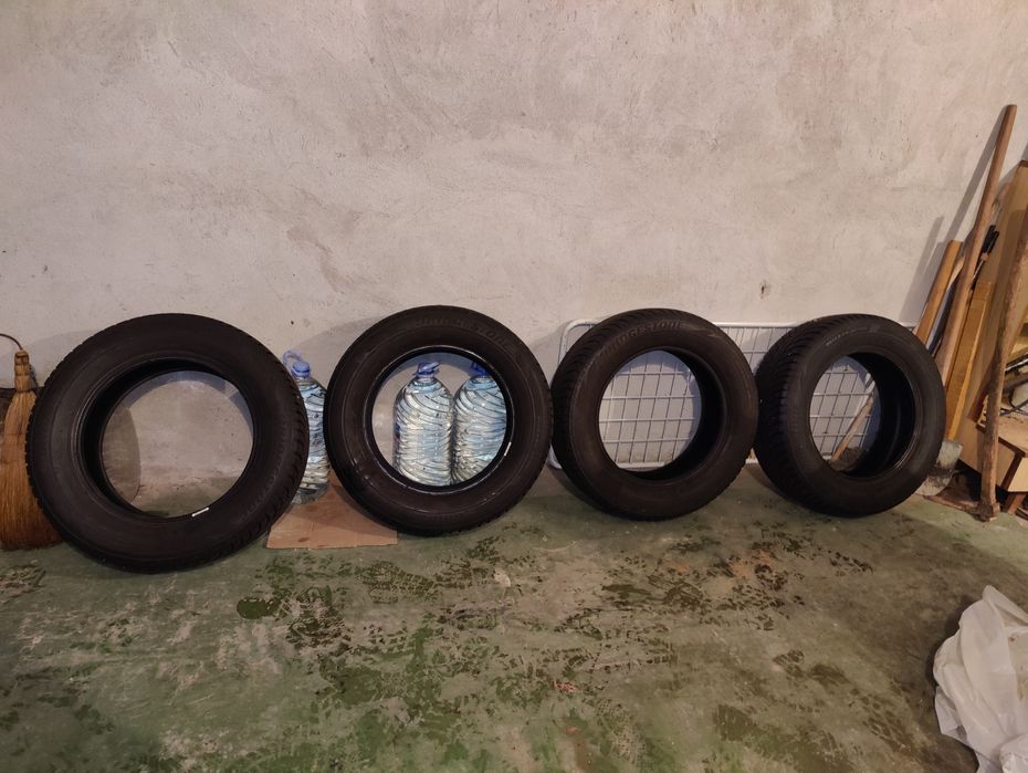 4бр Зимни Гуми Bridgestone BLIZZAK LM001 215/65 R17 99H