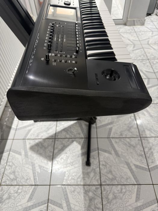 Korg Kronos 2, pedala, 9 seturi, stativ Spider