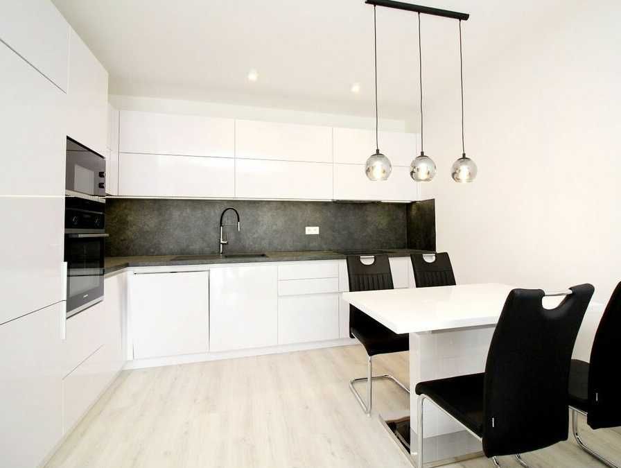 Дава се под наем Многостаен апартамент в Пловдив, Христо Смирненски - 92 кв.м за 459 € - Снимка #1