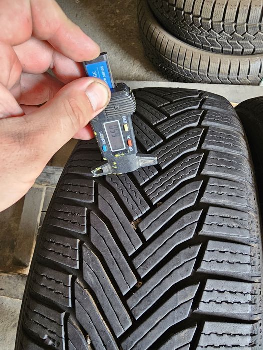 2 anvelope iarna 205 60 16 Michelin 6.5mm 2023