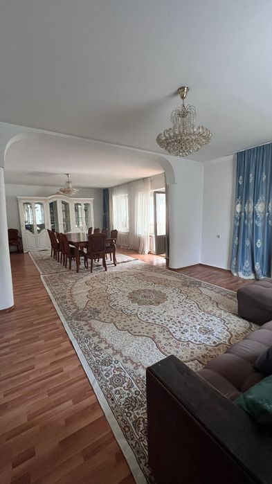 Продается  дом 3-х этажный