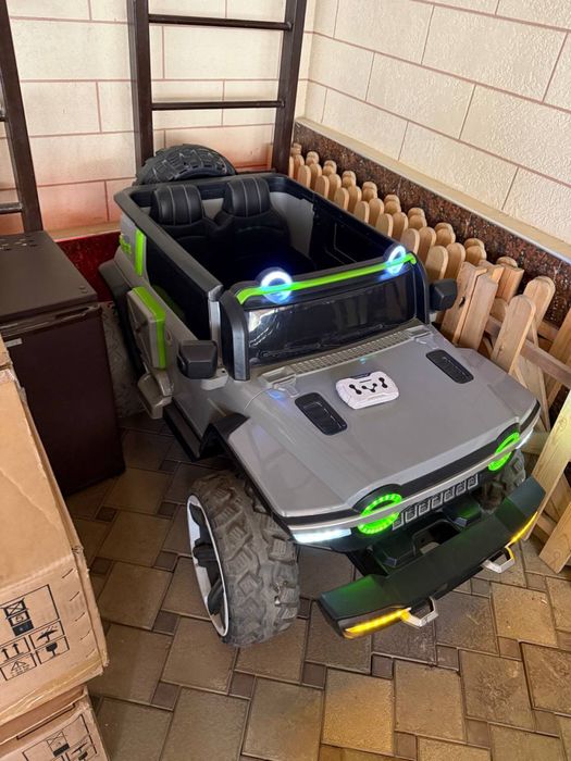 Электромобиль детский