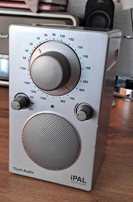 Radio Tivoli Audio iPAL Henry Kloss