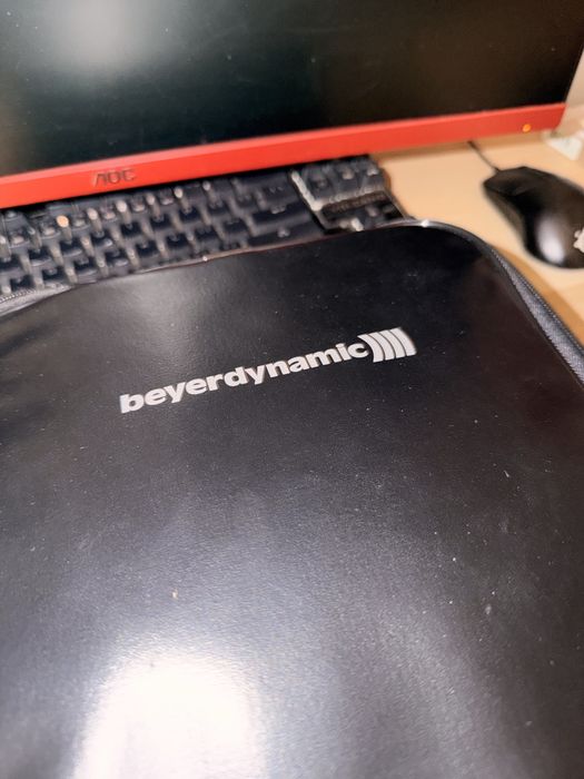 Casti Beyerdyanmic DT 990 (32 ohm)