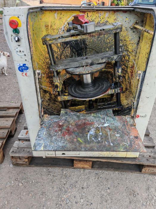 Миксери за тониране на боя.