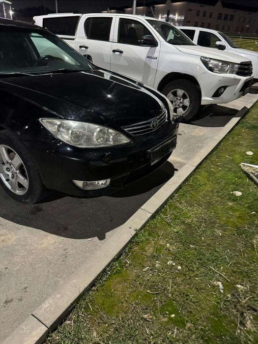 передние бампер на Тойота