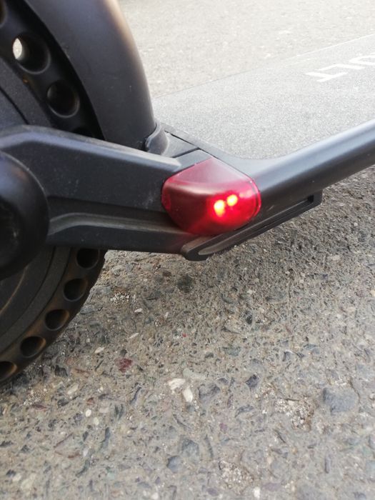 Vând trotineta Renault.