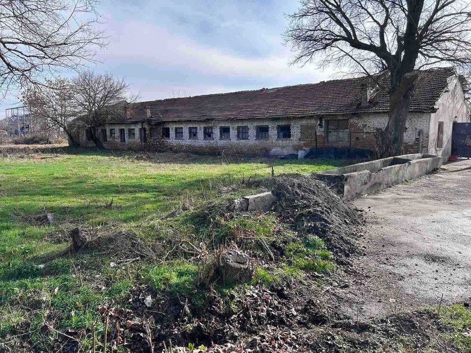Продава се Промишлена сграда в с. Кадиево, Област Пловдив - 2575 кв.м за 70 €/кв.м - Снимка #1