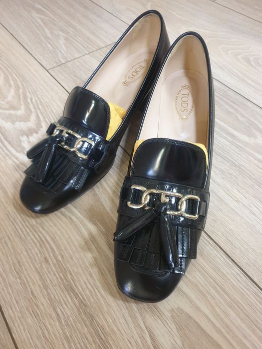 Лоферы от Tods в лаковой коже