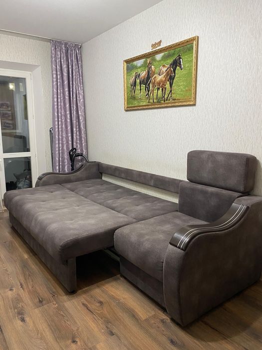 Продается диван (делается угловым)