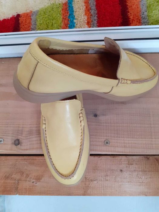 Продам  молодежную обувь