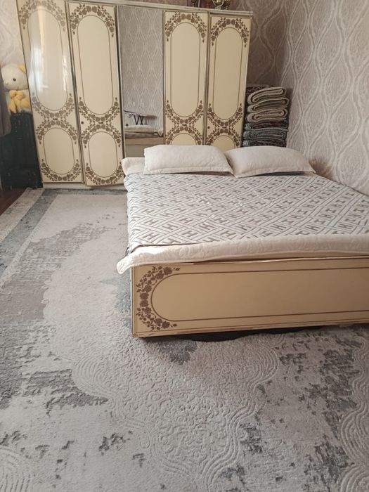 Продам спальный гарнитур