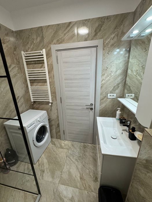 Inchiriez garsoniera spatioasa, statie STB la bloc, parcare