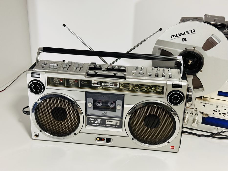 Boombox/radiocasetofon SHARP GF-9191,vu-metre,sunet foarte bun, Japan