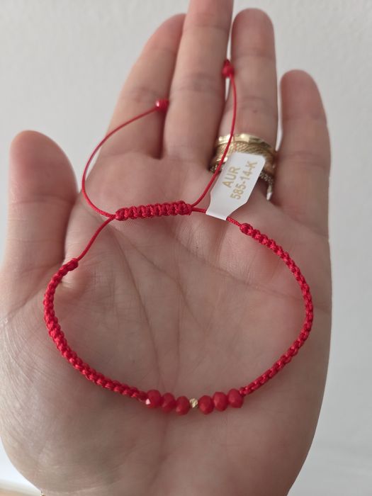 Bratara cu bile de aur