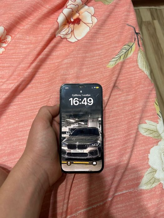 Продаю iPhone 12