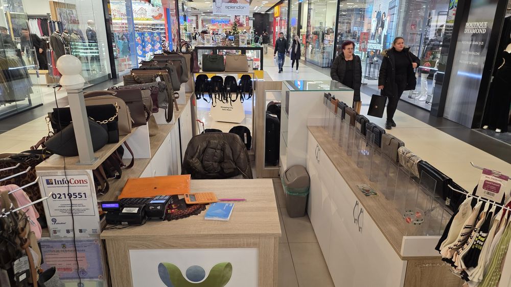 Vand mobilier insula stand 8mp
