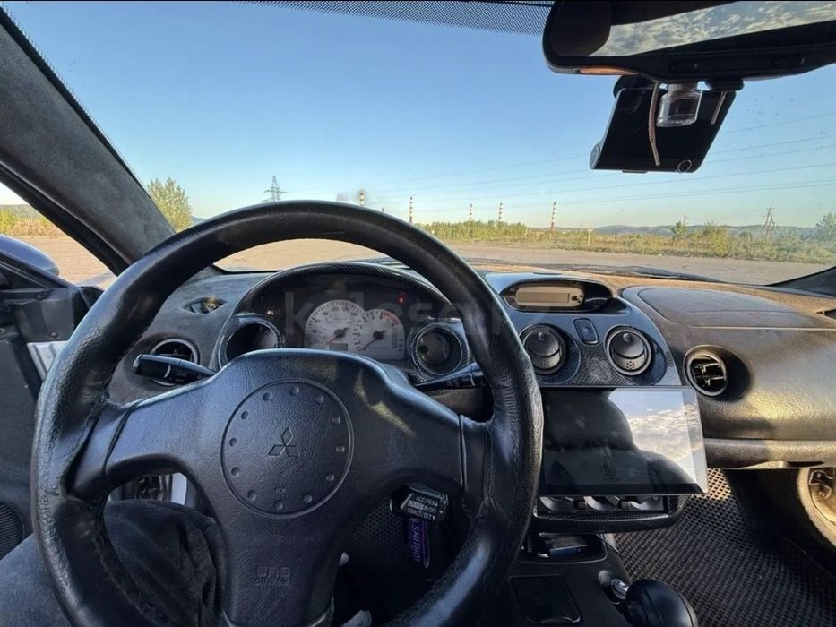 Продам  mitsubishi eclipse 2000