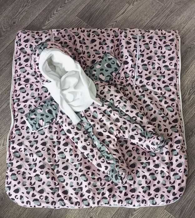 Зимний конверт с комбенизоном