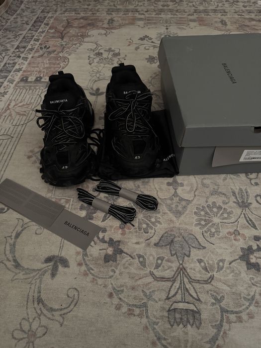 balenciaga track led